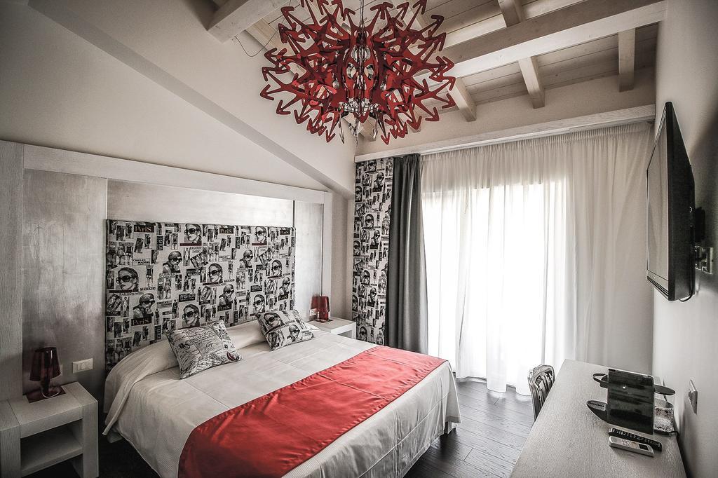Hotel La Compagnia Del Viaggiatore LʼAquila Kültér fotó